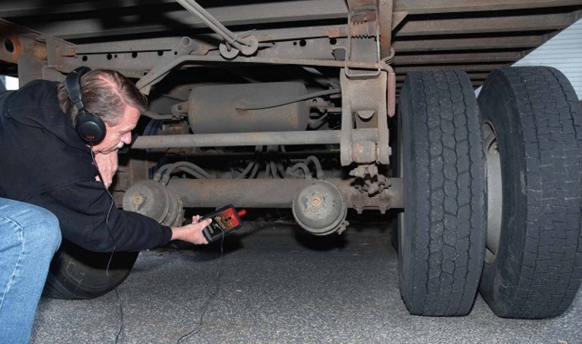 an image of San Marcos commercial truck suspension<br />
